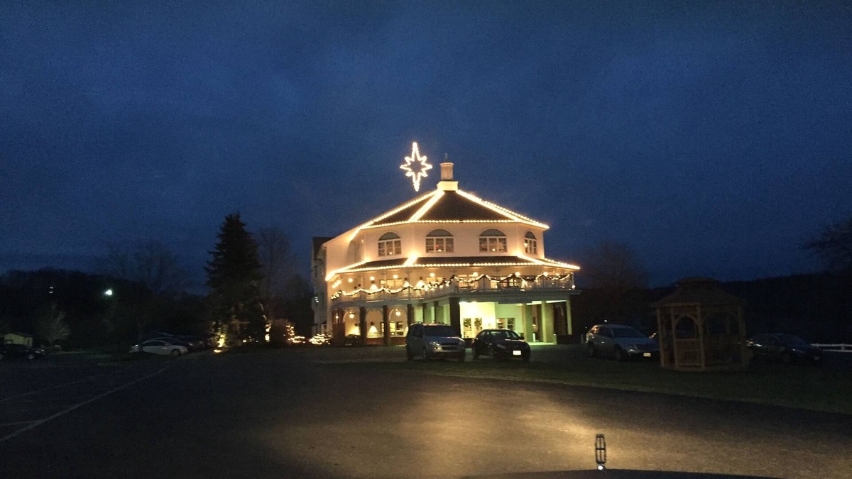 Wilmot Hotel | Inn at Amish Door