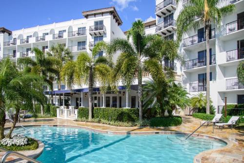 Pelican Bay Hotel | Inn at Pelican Bay