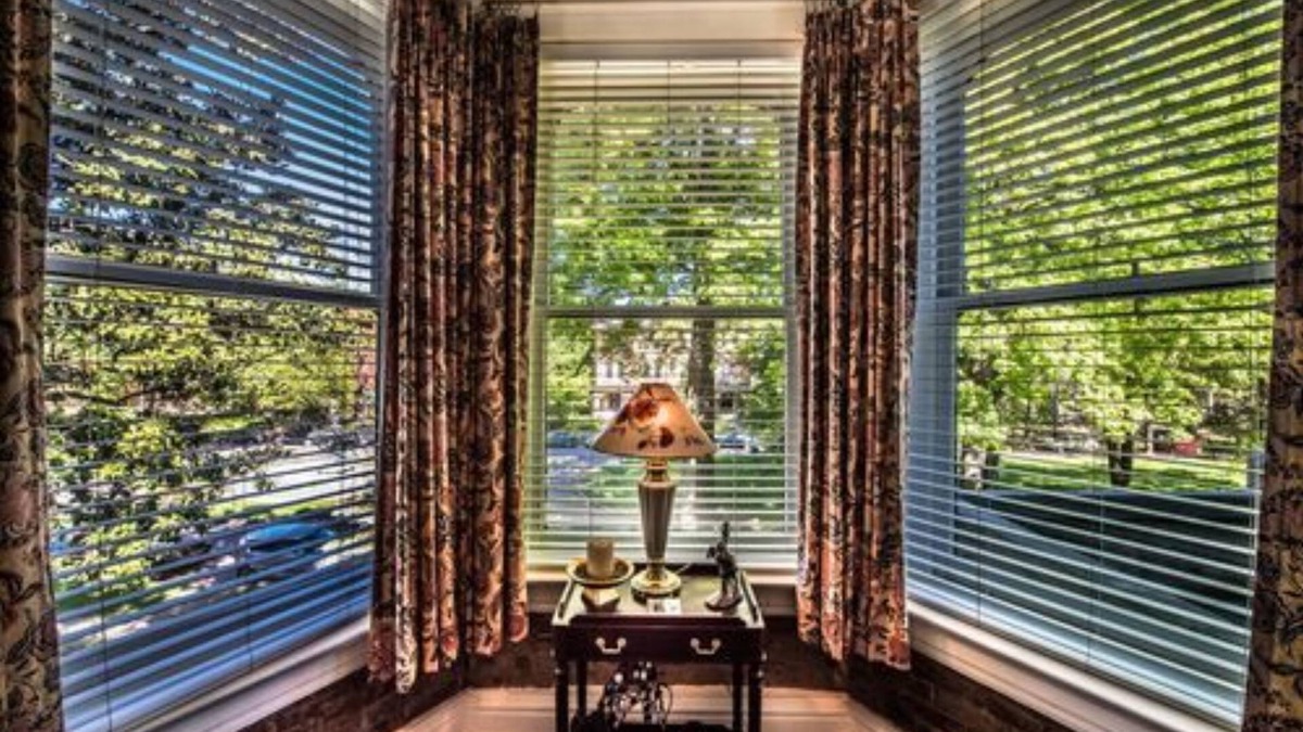Old Louisville Bed & Breakfast | Inn at St James Court