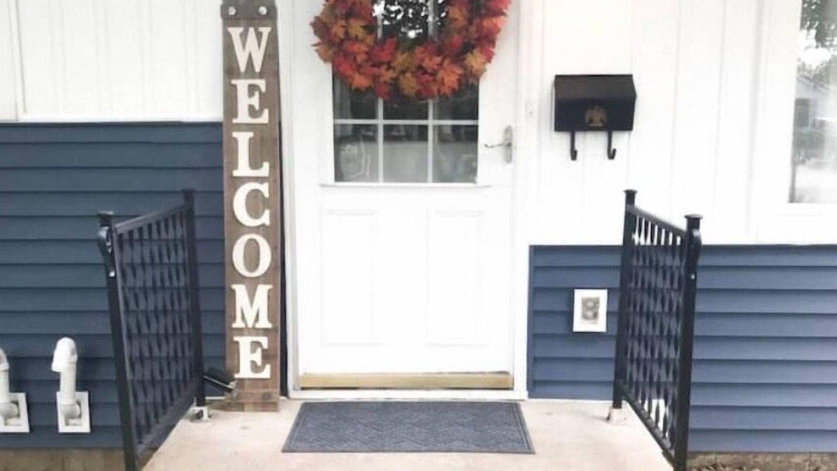 Faribault House | "Inn-House Coffee House"