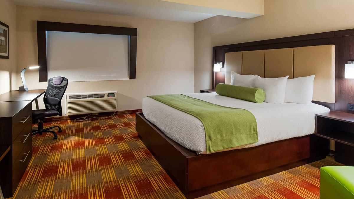 Mansfield Center Hotel | Inn on Storrs