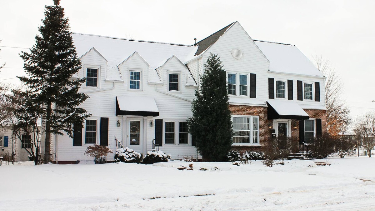Defiance House | Inn on Third - Whole House