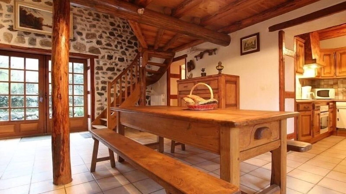 Saint-Julien-des-Chazes House | Inn Saint-Julien-des-Chazes, 3 bedrooms, 8 people
