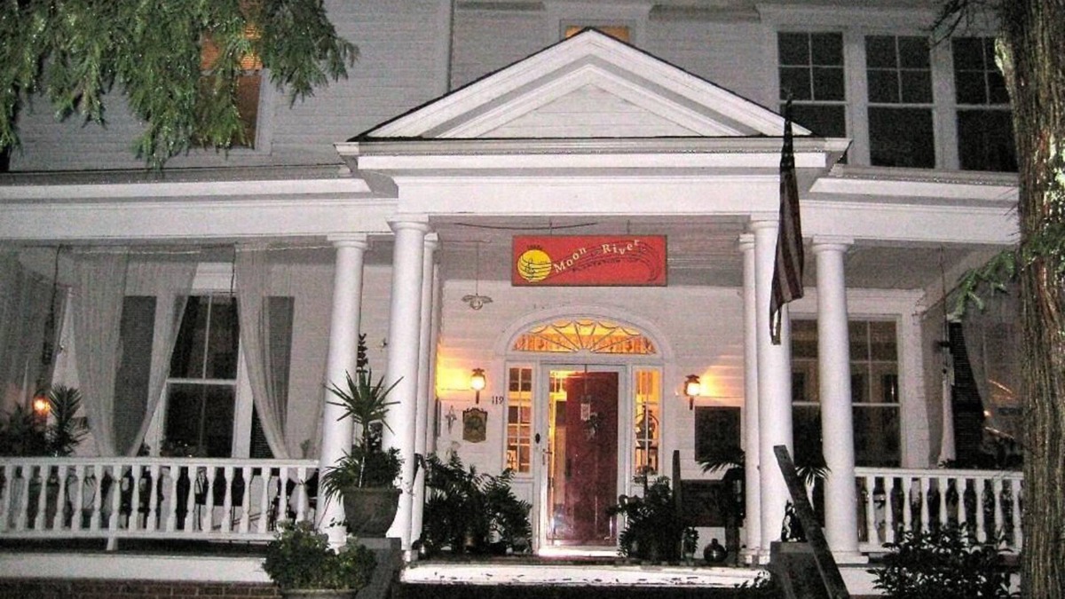 Chester Bed & Breakfast | Inn Upon Moon River Plantation