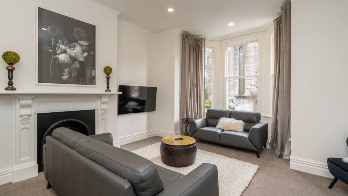 Dunedin City Centre House | Inner City Executive Living on Stuart Street