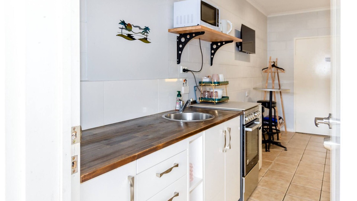 Innisfail Hotel | Innisfail Riverfront Motel