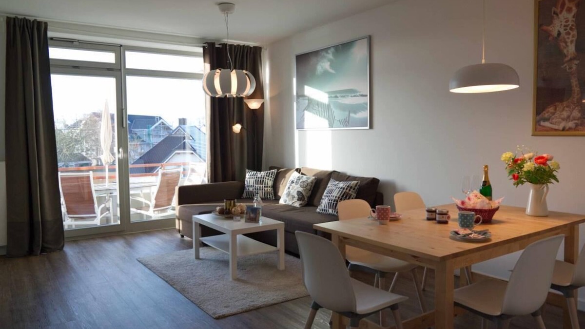 Burg auf Fehmarn Apartment | Inselblume 46 - vacation home in Burg with balcony and lots of light