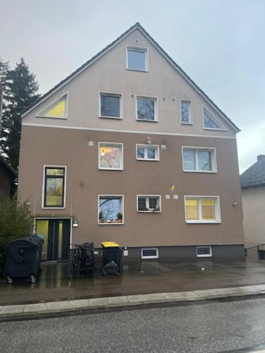 Finkenwerder Apartment | InselSuites FinkenNest Airbus Finkenkwerder 125 m2 Kamin