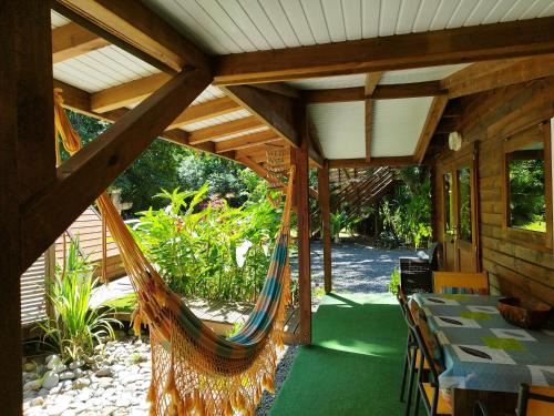 Pointe-Noire House | Insolite Arawakane Gîtes du Manial chalet