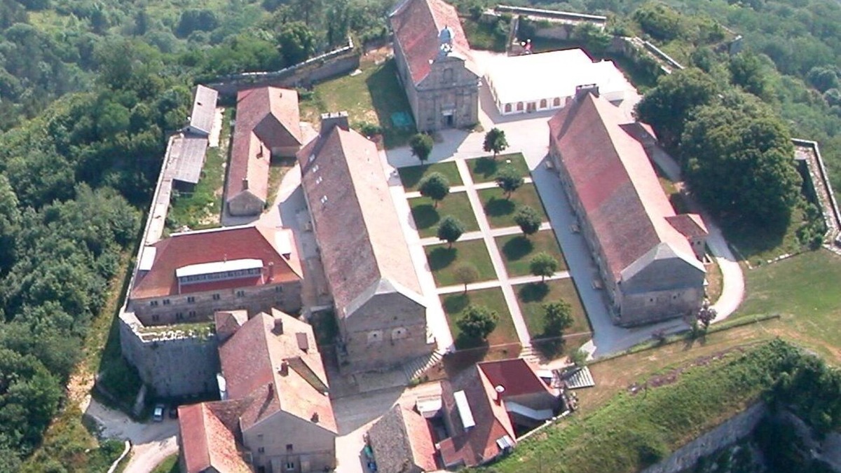 Bracon House | INSOLITE: Gîtes at Fort Saint André (Salins-les-Bains, Jura)