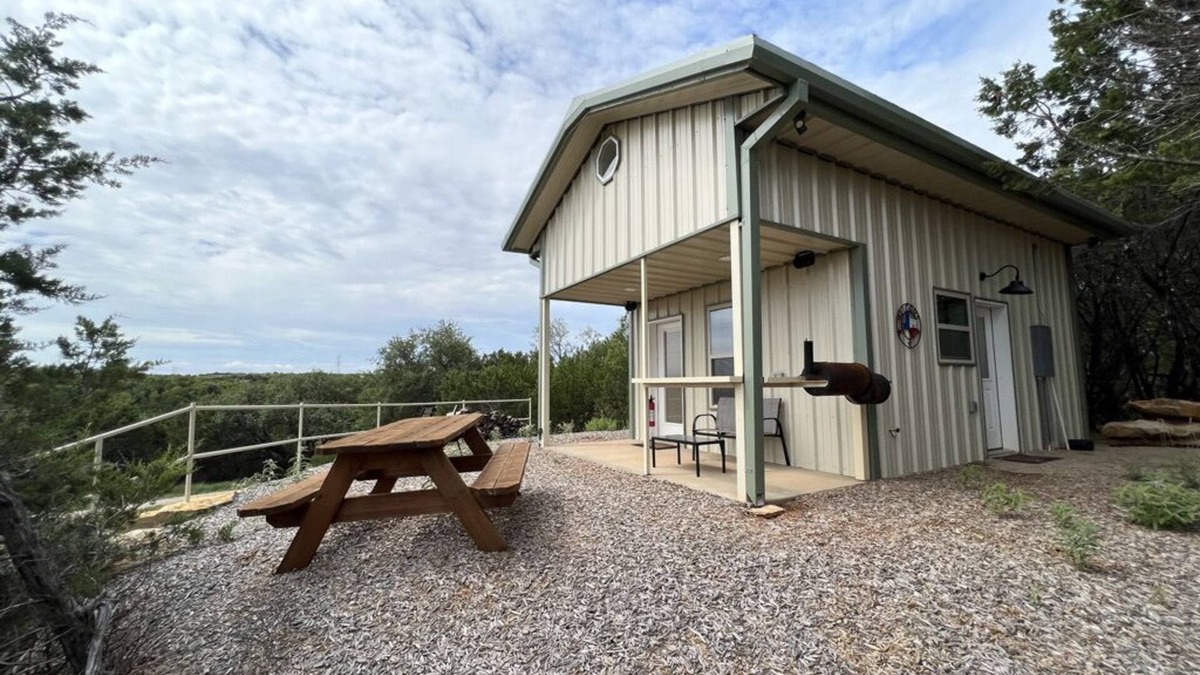 Jacksboro House | Inspiration Cabin at Lake Godstone