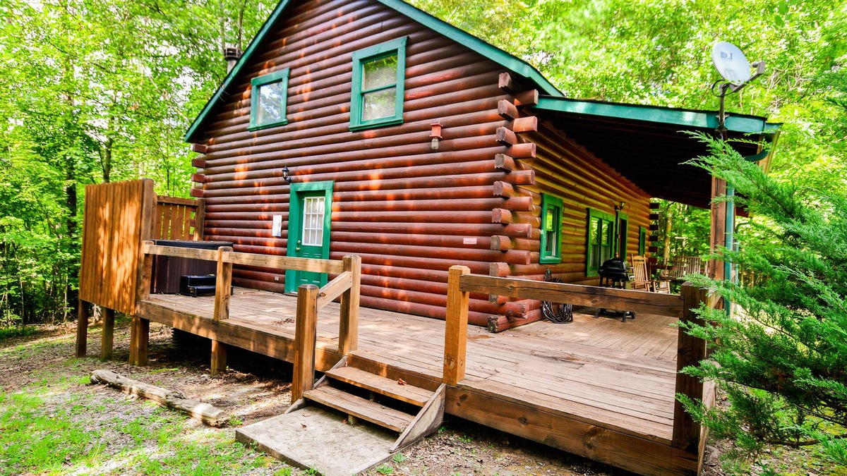 Epworth Cabin | Inspiration - Hot Tub, WiFi ,10 minutes to Blue Ridge and Ocoee River Whitewater Rafting , Pets OK
