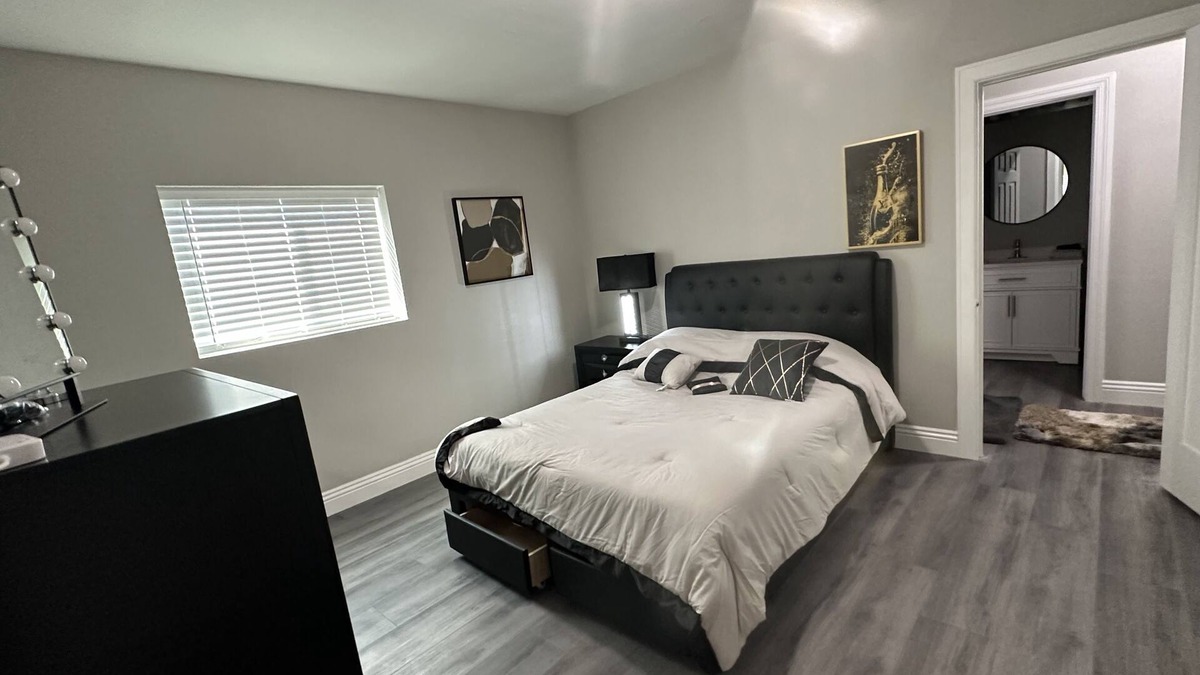 San Bernardino House | Insta-Worthy! Just Remodeled! Private Home! Luxurious & Brand New
