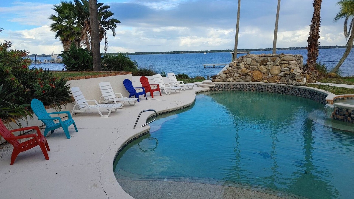 Tropic House | Inter-Coastal 2 BR Apt. within Villa with heated pool, kitchen and dining room