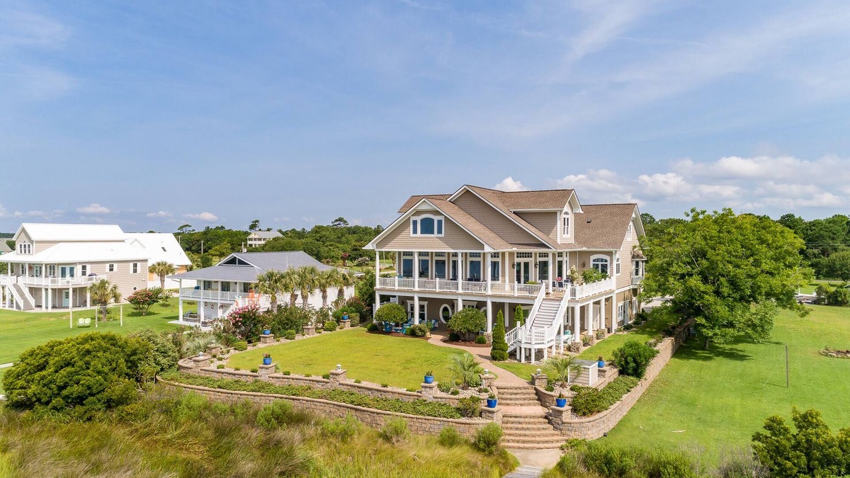 Newport Apartment | Intercoastal waterway/waterfront
