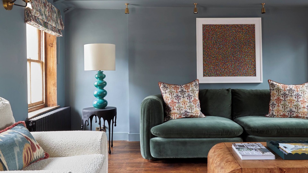 Chinatown House | Interior designed townhouse with A/C in the heart of vibrant Covent Garden