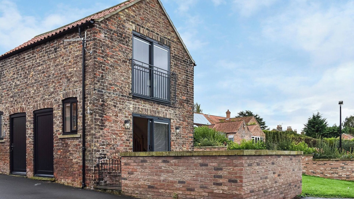 Thirsk Cottage | Intimate and inviting, this couples retreat is a cosy haven for two.