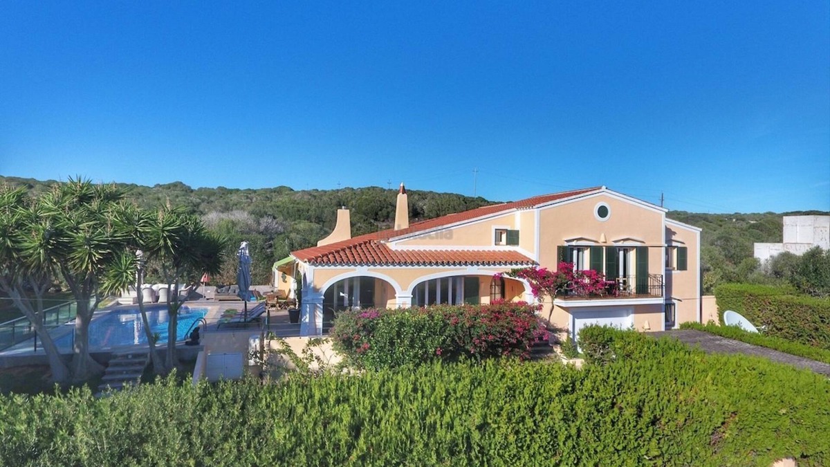 Punta Prima House | Intimate luxury villa 5 minutes' walk from the beach in a quiet location
