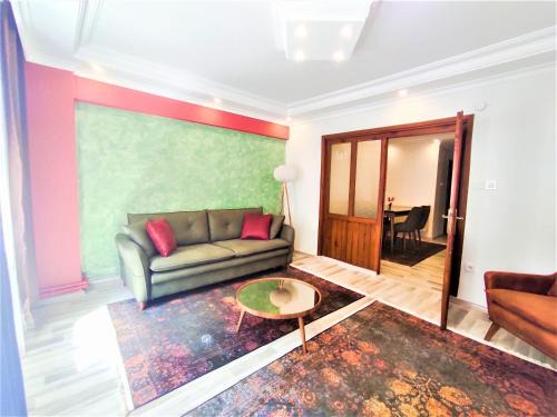 Rasimpasa Apartment | Intimate Suite Pier Side