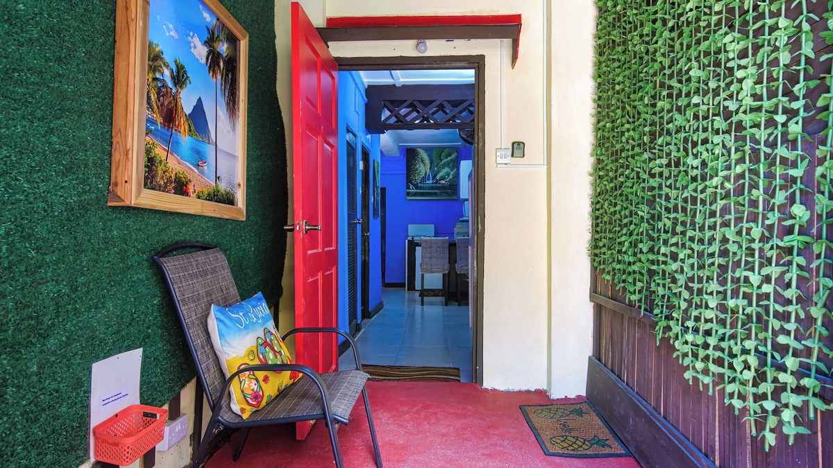 Bois d'Orange Apartment | Intimate Tropical Sanctuary - two bedrooms