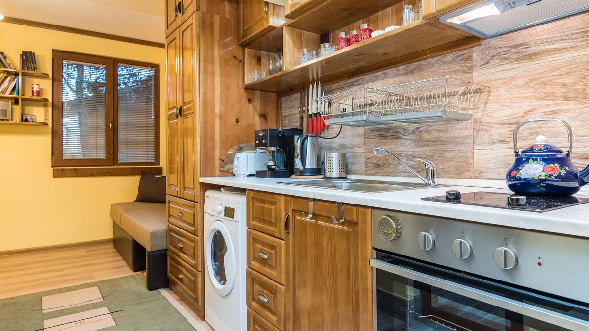 Old Town Cabin | Into the nature Rila