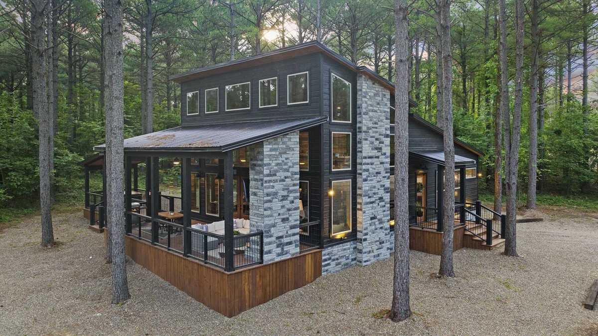 Pickens Cabin | 🌲 Into The Woods Cabin 🌲/Modern Family Cabin/Arcade, Hot Tub, Playset
