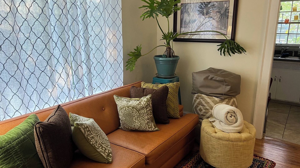 Edgewood Cottage | intown escape small cottage on half acre garden walk to edgewood shopping