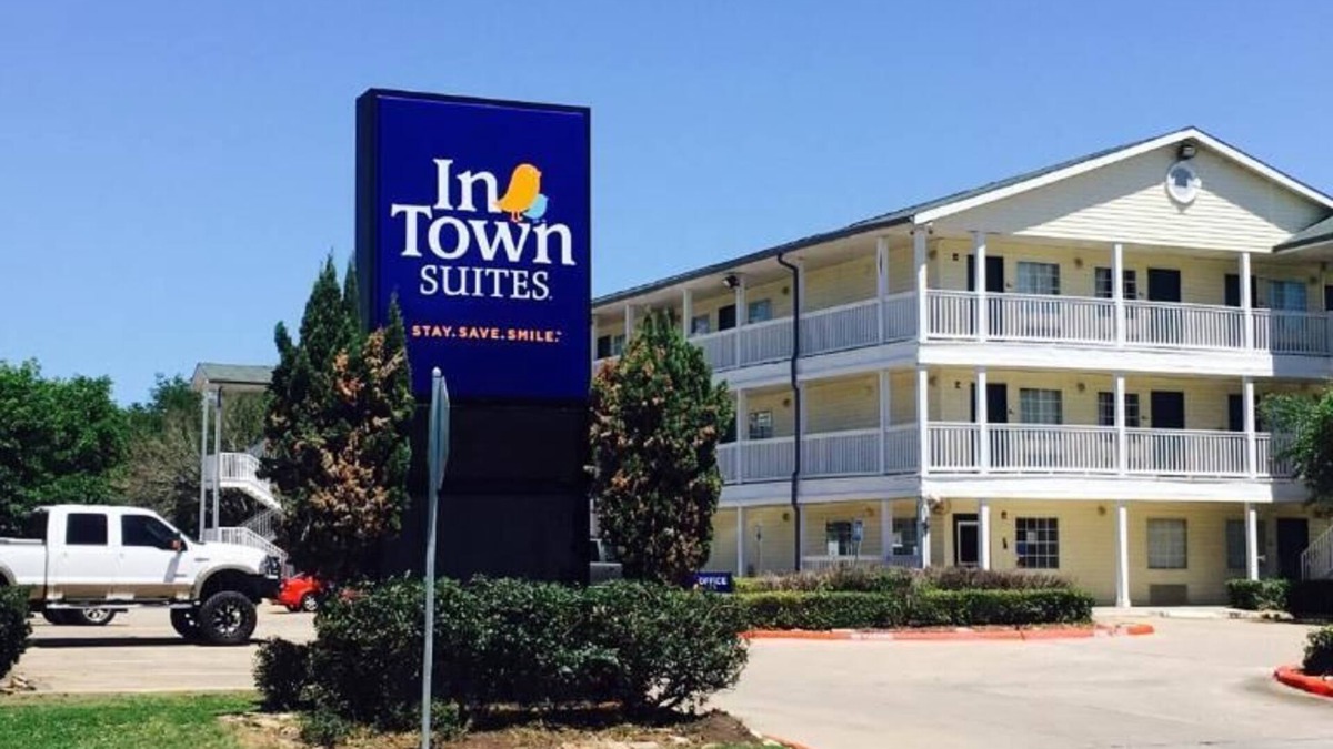 Stafford Hotel | Intown Suites Extended Stay Select Houston - Stafford