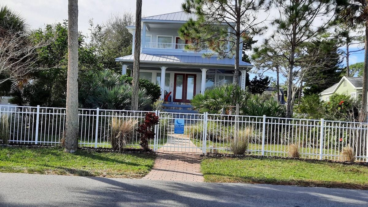 Edgewater House | Intracoastal river home close beach! Swim, fish, boat, and watch the wildlife.