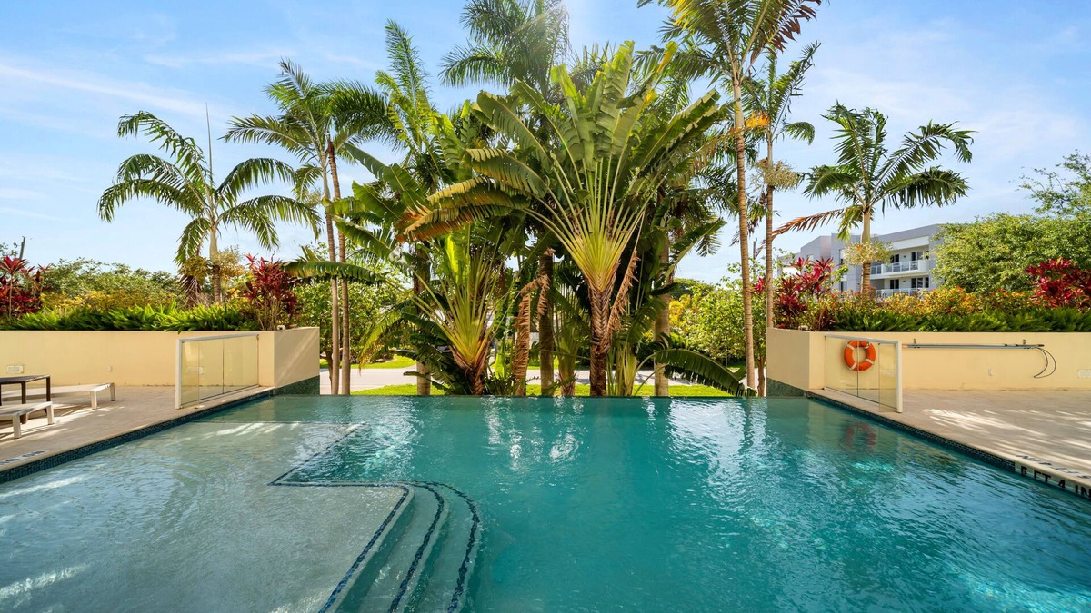 Deerfield Beach Condo | Intracoastal Water View! 2 blocks to Beach and PickleballnTennis nearby