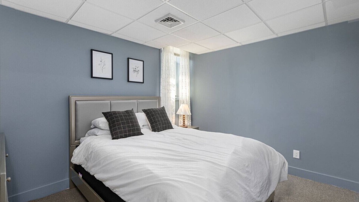 Off Broadway Apartment | Inviting 1BR Suite with Parking!