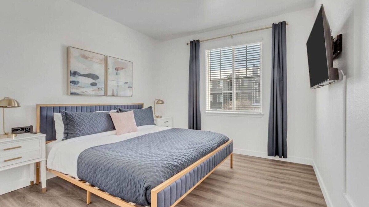 Clearfield Apartment | Inviting 2BR with Pool, Hot Tub, and Extra Bed, Near Hill AFB