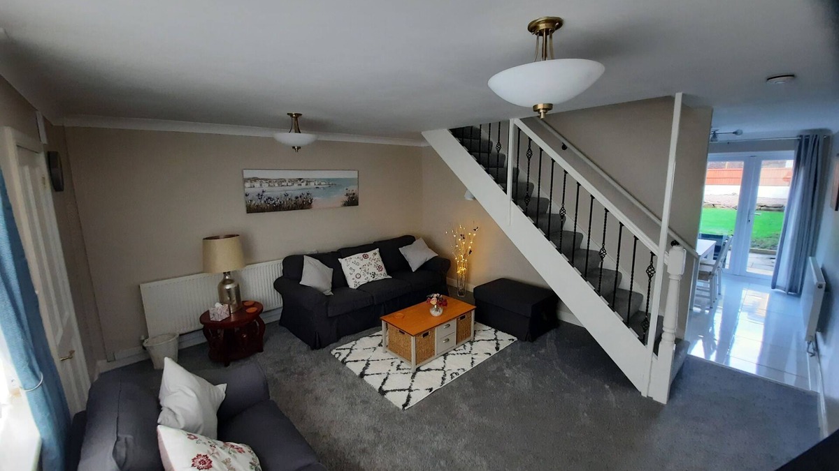 Trentham House | Inviting 3-Bed House in Trentham