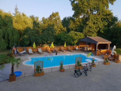 Chateau-Garnier Villa | Inviting 3-Bed holiday home in Chateau-Garnier