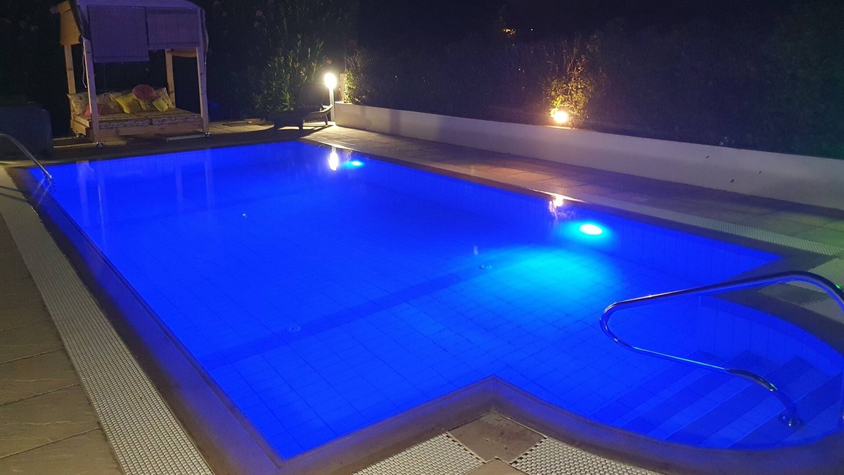 Kayalar Villa | Inviting 3-Bed Villa in Kayalar
