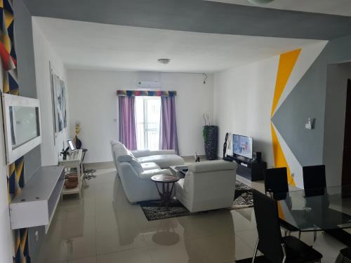 Belas Apartment | Inviting 5-Bed Apartment in Luanda