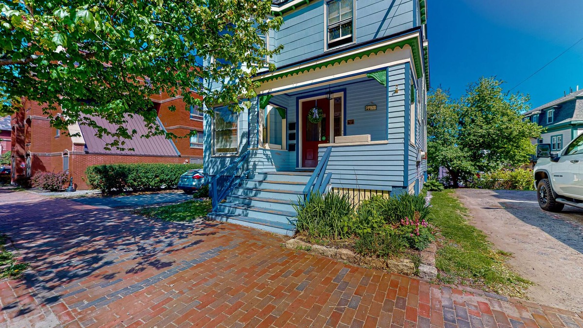 Parkside Apartment | Inviting apartment with full kitchen, porch, convenient location, & fast WiFi