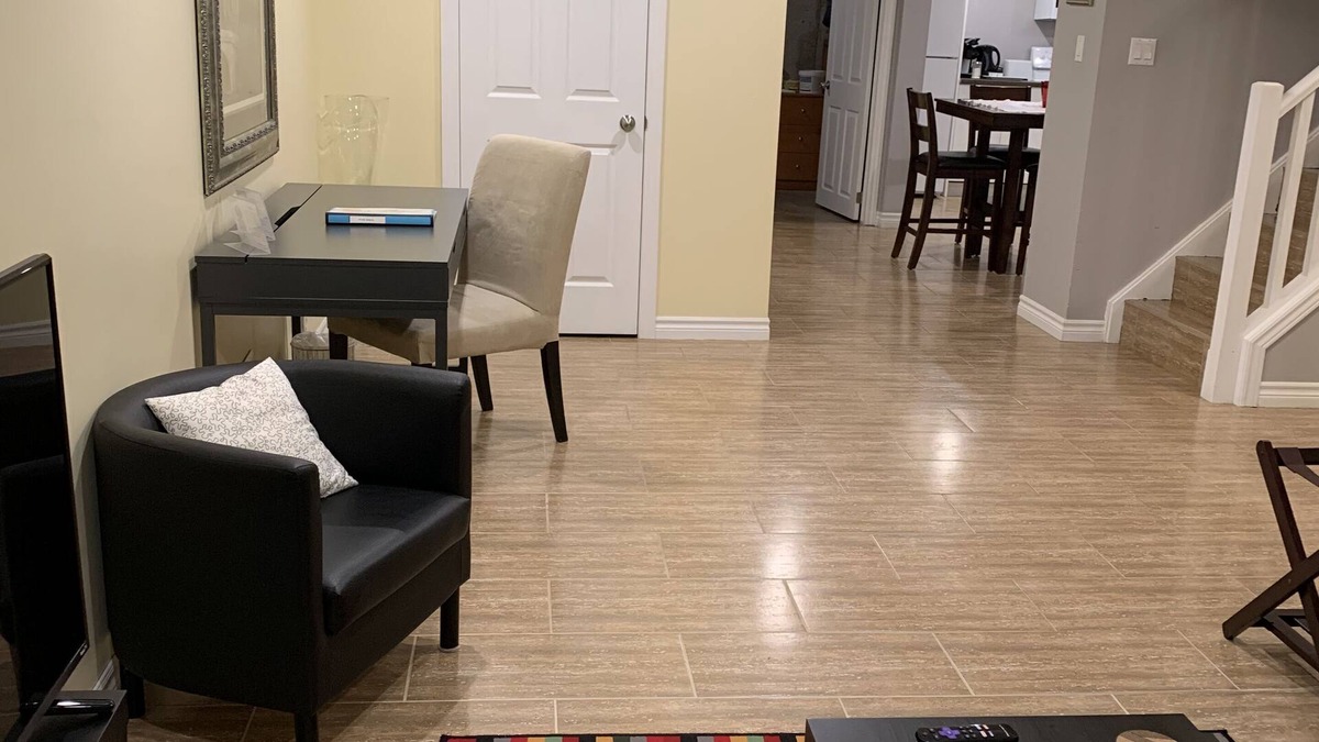 Westminster Apartment | Inviting apartment with private entrance & parking