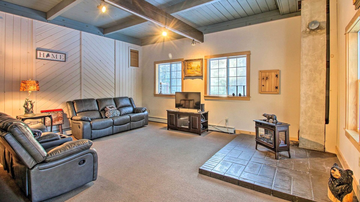 Harrison House | Inviting Countryside Home: 4 Mi to Long Lake!