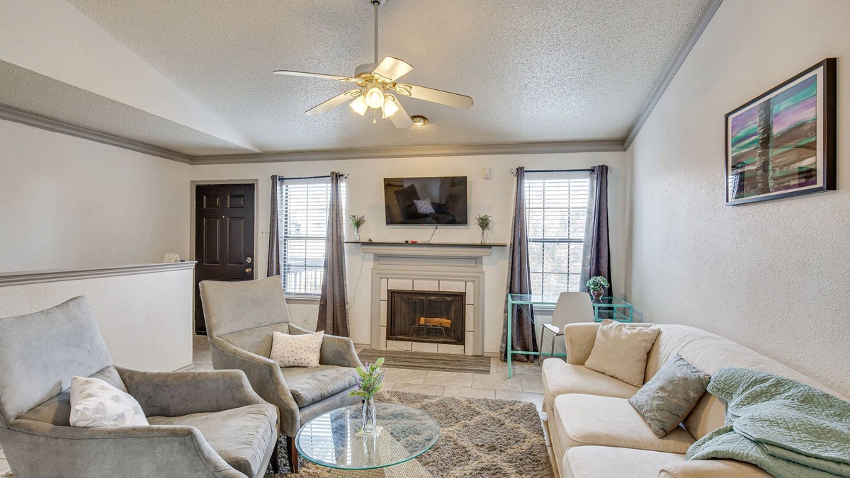 Vickery Meadow Condo | Inviting Dallas Condo < 2 Mi to NorthPark!