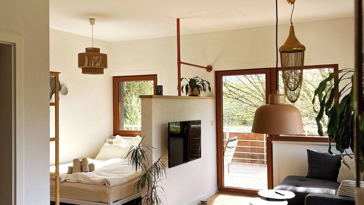 Rauhenbretzingen Apartment | Inviting apartment with balcony in the middle of greenery 8min. from Schwäb.Hall