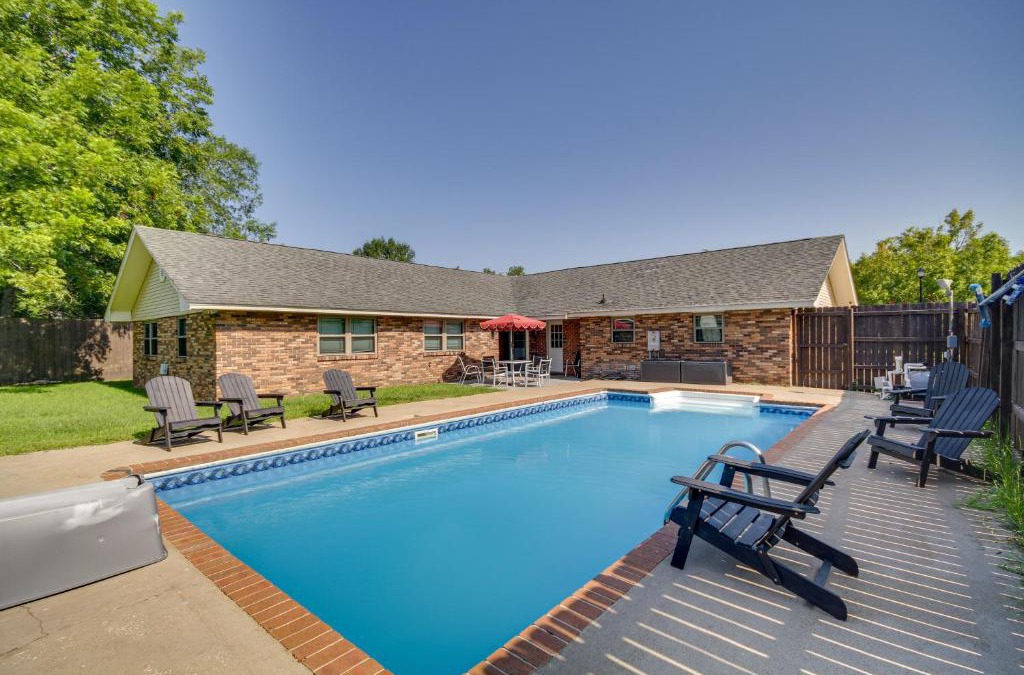 Gulfport House | Inviting Gulfport Home with Private Pool and Yard