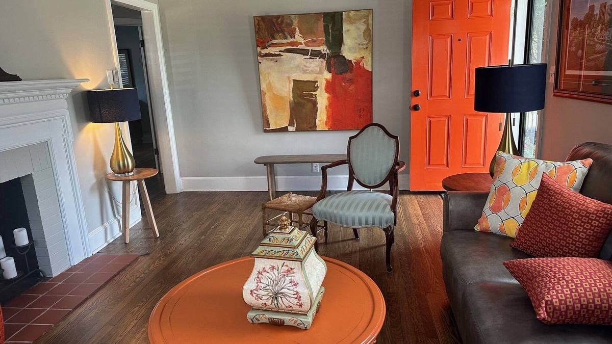 Lindley Park House | Inviting home in Lindley Park! Short walk to grocery, bars, cafes & coffee shop!