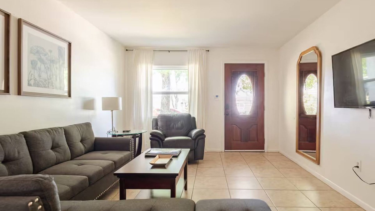Seminole Heights House | Inviting home w/big yard & walkable neighborhood! 3br/2ba