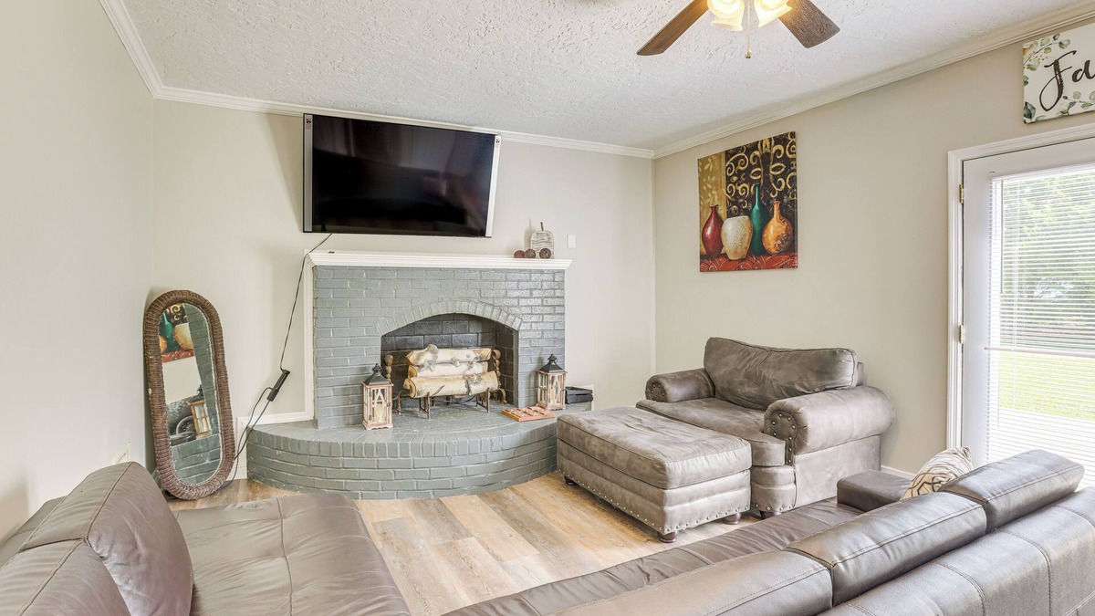 Jacksonville House | Inviting Jacksonville Home < Half Mi to University