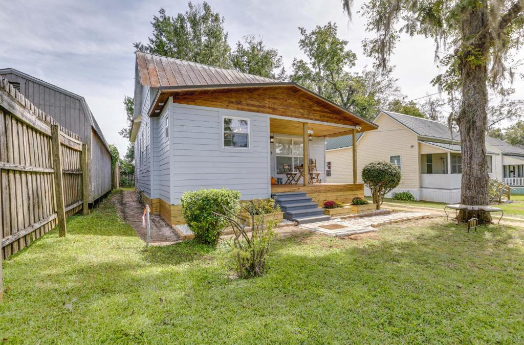 Quincy House | Inviting Quincy Cottage Walk to Historic Downtown
