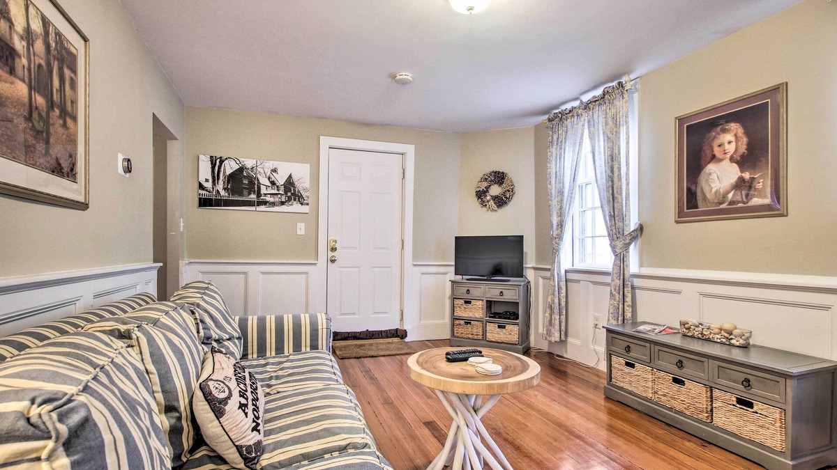 Salem Apartment | Inviting Salem Apartment Near Waterfront & Museums
