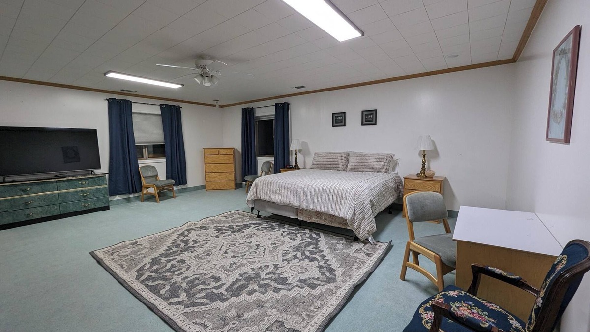 Hot Springs Cabin | Inviting Suite - Room 107