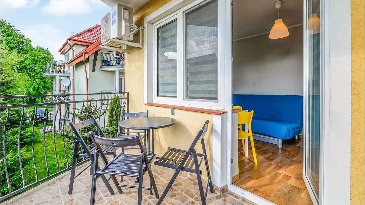 Krynica Morska Apartment | Inviting vacation apartment in Krynica Morska.