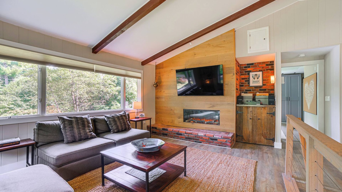 Brownsville House | Inviting Vermont Home On Mount Ascutney!